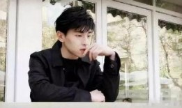 邓伦最新爆料脱鞋,脱鞋背后的故事揭秘